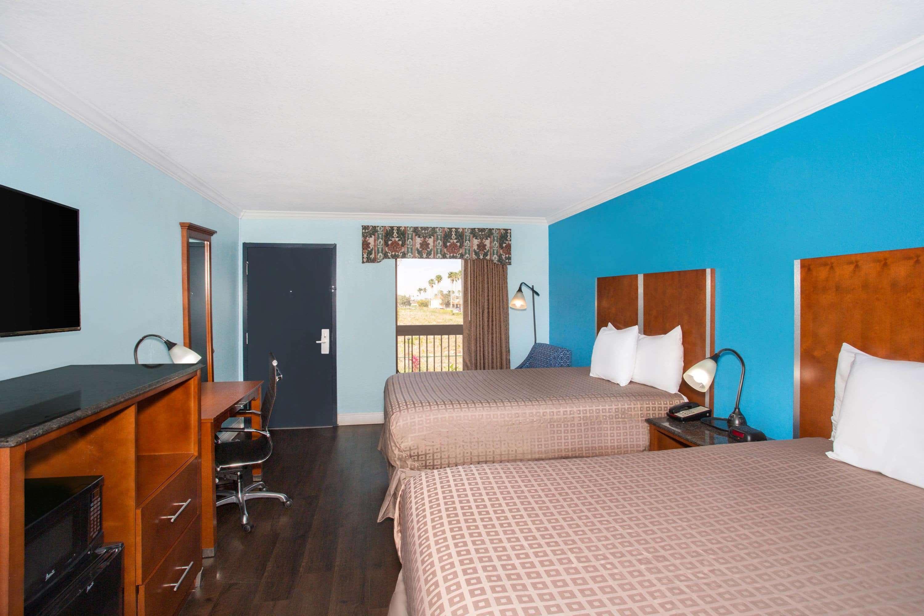 Days Inn By Wyndham Florida City Exterior photo