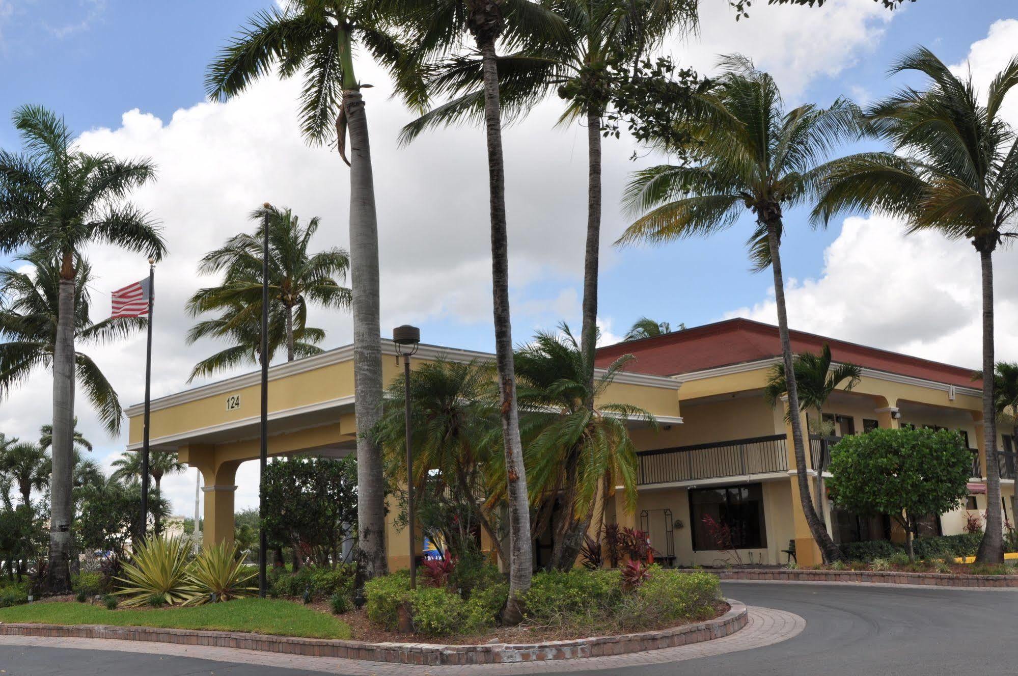 Days Inn By Wyndham Florida City Exterior photo